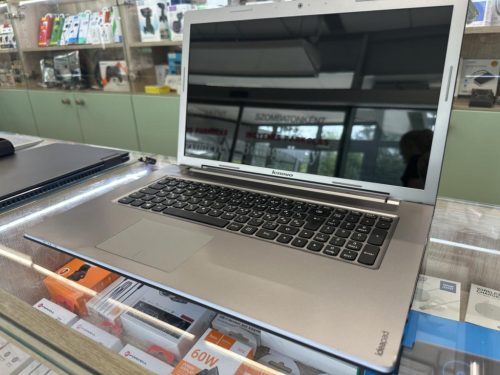 Lenovo IDEAPAD Z710 17" FHD i5-4210M 16GB 256GB SSD, DVD iró, Win10Home, felujitott notebook