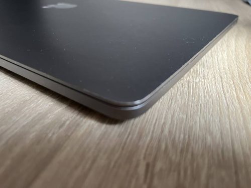 Apple MacBook Pro 15.4" Retina Touchbar Mid 2018 I7-8750H 16GB  / 256 SSD sötétszürke , FELÚJITOTT